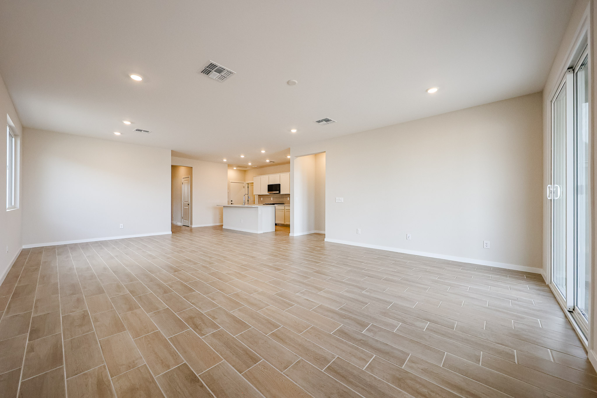 0072 40015 W SPARKS LN