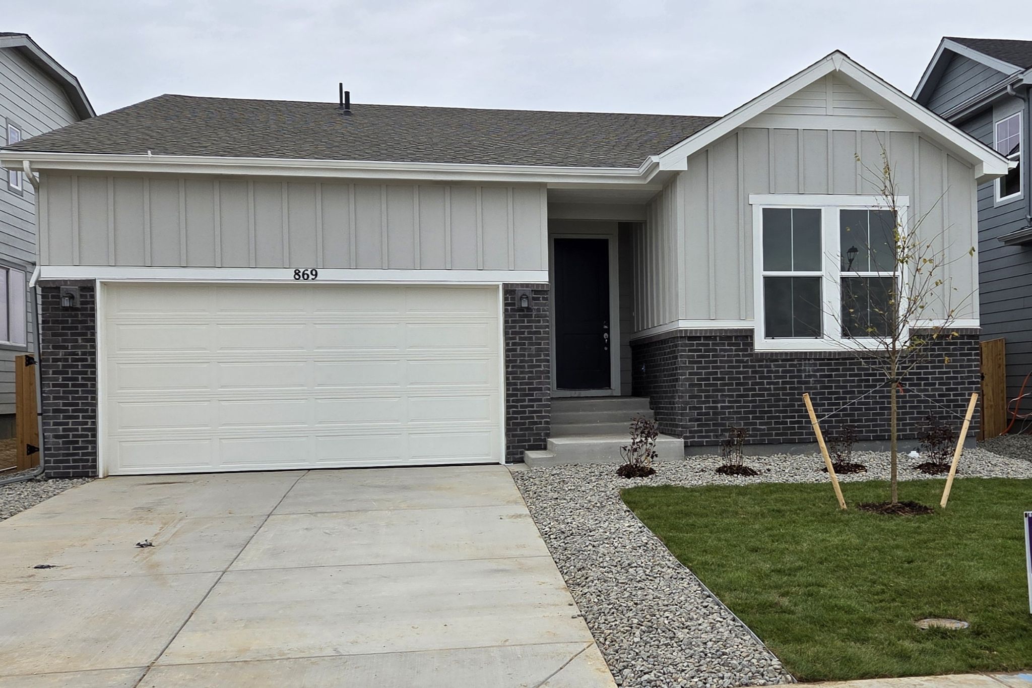 3302 869 Harvard Street