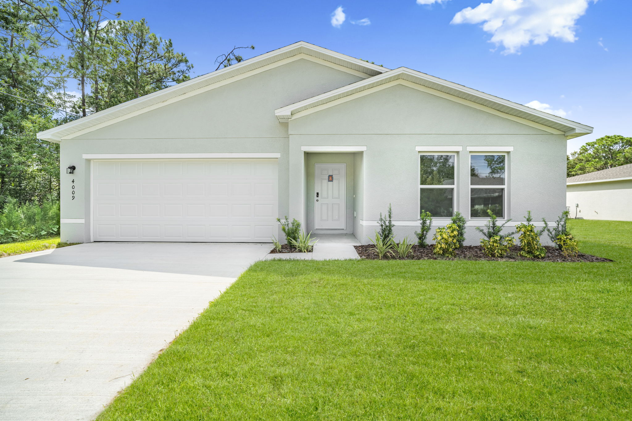 5327 4009 Almeria Ave